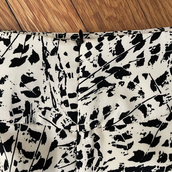 Printed Mini Pencil Skirt! - Picture 5 of 5